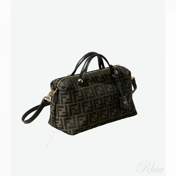펜디 26SS 바이더웨이 소프트 미디엄 백 8BL155 AFPM F1GL7 바이 더 웨이 셀러리아 - Fendi