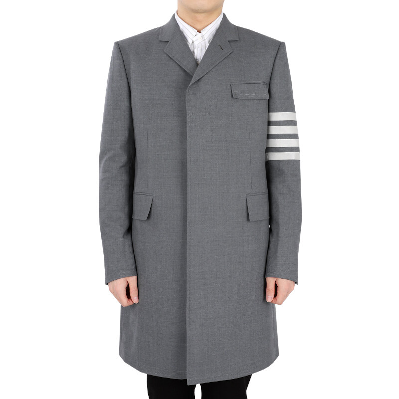 디몬트 23 S/S 톰브라운 남성 사선완장 체스터필드 오버 롱 코트(그레이) MOC567A 06146 035 - Thom Browne
