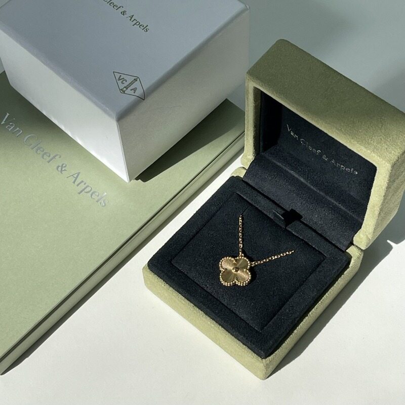 [더럭스] 반클리프앤아펠 빈티지 알함브라 기요세 네크리스 골드 VCARP4KL00 - Van Cleef & Arpels