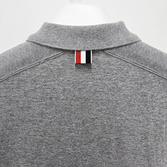 논현 더팩토리 26FW 톰브라운 사선 완장 4바 코튼 피케 폴로 반팔티 / 라이트 그레이 (MJP192A 07323 055) 썸네일 7