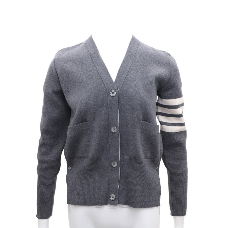 톰브라운 FKC207A-00014-035 버진 울 4바 사선완장 브이넥 여성 가디건kk49063862 - Thom Browne