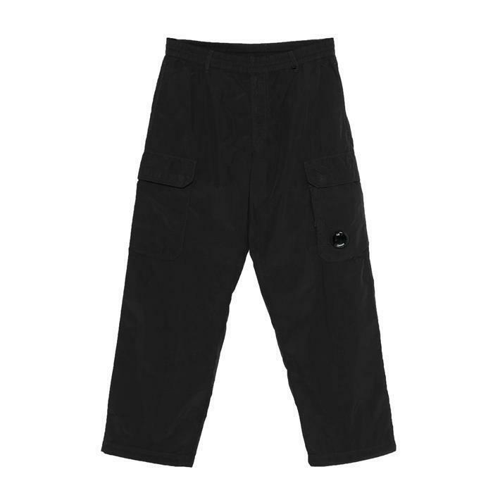 [럭스댓] 국내 26SS CP컴퍼니 20CMPA140A 렌즈 와펜 패치 플랫나일론 카고 팬츠 - CP company