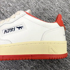압구정 더팩토리 25FW 오트리 X 메종 키츠네 여성 메달리스트 레더 스니커즈 / 화이트 레드 (AULWMK02) 썸네일 7