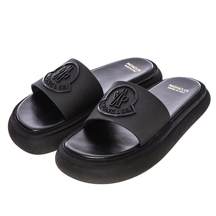 몽클레어 SLYDER 블랙 엠보로고 레더믹스 오버솔 슬라이드 샌들 (블랙)4C00080 M1800 999 - Moncler