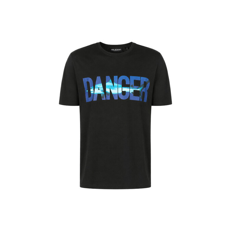 15주년 DANGER 프린트 루즈핏 반팔 티셔츠 블랙 PBJT503S L547S 01 - Neil Barrett