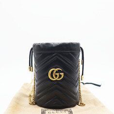 Gucci(구찌) 575163 블랙 마틀라세 쉐브론 GG 마몬트 미니 버킷 숄더백 썸네일 1