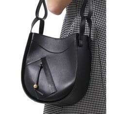 LOEWE Hammock Slice bag in shiny calfskin A538HHSX01 1100 샤이니 카프스킨 해먹 슬라이스 백 썸네일 1