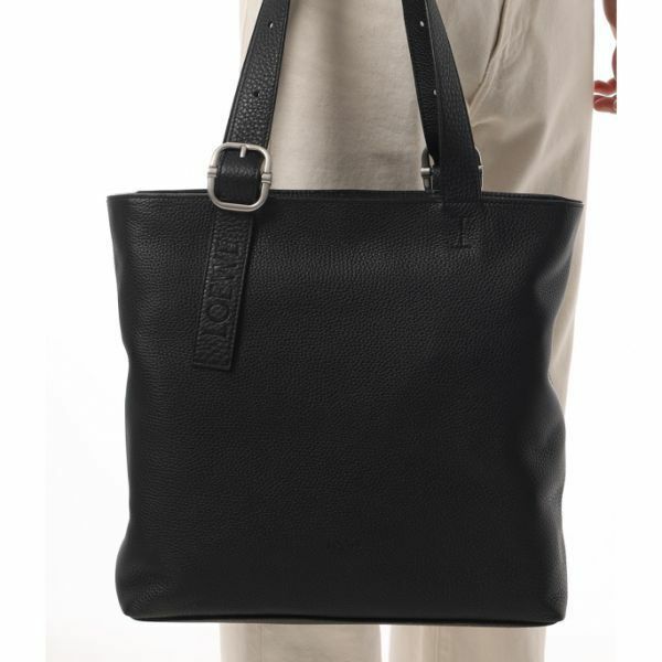 LOEWE 26SS Loop Zipper Tote Bag in Flexible Grain Calfskin BB22LTTX01 1100 루프 지퍼 토트백 - Loewe