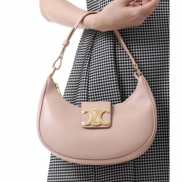 CELINE MEDIUM AVA TRIOMPHE BAG IN SMOOTH CALFSKIN 114493DGQ 03PH 아바 트리옹프 백 - Celine