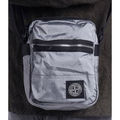 STONE ISLAND 9200015 Coated Nylon Metal In Econyl® Pouch Bag K2S15 S0251 V0061 코티드 나일론 메탈 인 에코닐 파우치 백 썸네일 1
