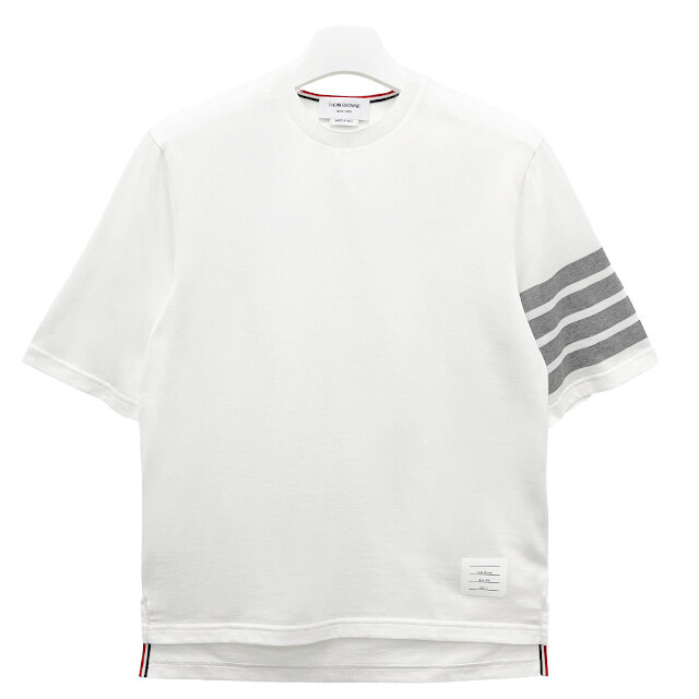 더팩토리 26FW 톰브라운 사선 완장 4바 반팔티 / 화이트 (MJS168G 07862 100) - Thom Browne