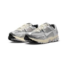[국내배송] 나이키 줌 보메로 5 그레이 포그 메탈릭 실버 데일리슈즈 IM3486-002 썸네일 1