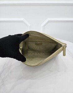 [미다스] 샤넬 클래식 캐비어 올리브 미듐 클러치 A82545 썸네일 7