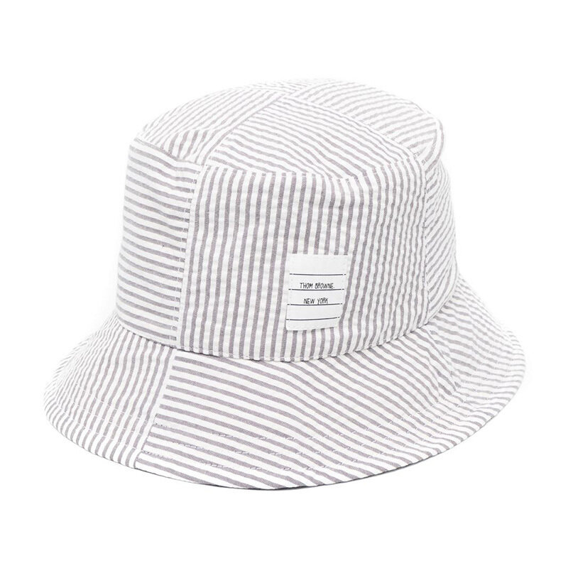 톰브라운 스트라이프 버킷햇 미드그레이 MHC337A 00572 035 - Thom Browne