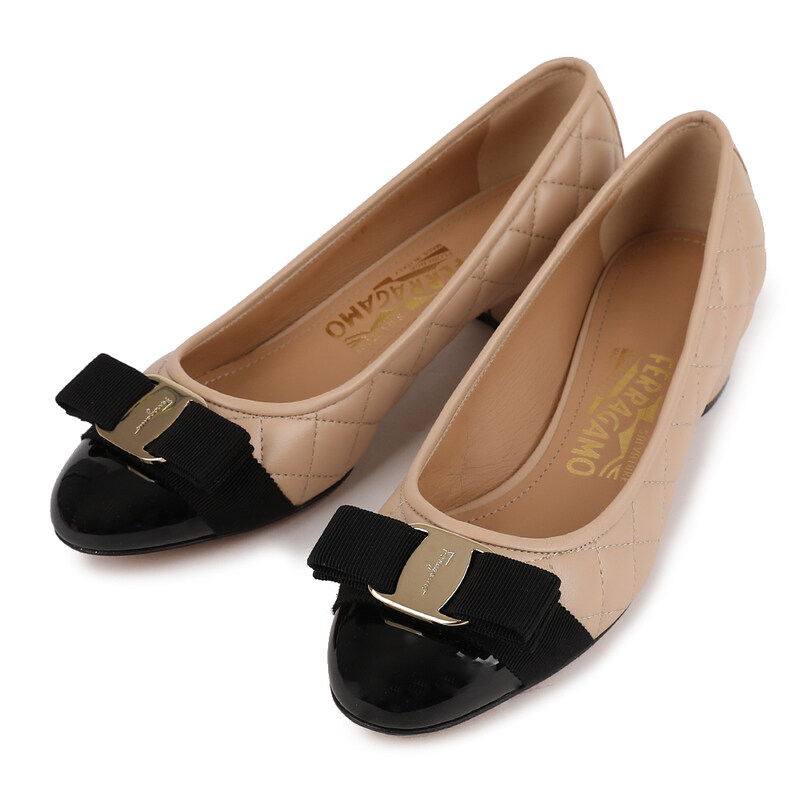 페라가모 바라 퀼팅 펌프스 VARAQ-3 BLACK/NEW BISQUE 702227 - Salvatore Ferragamo