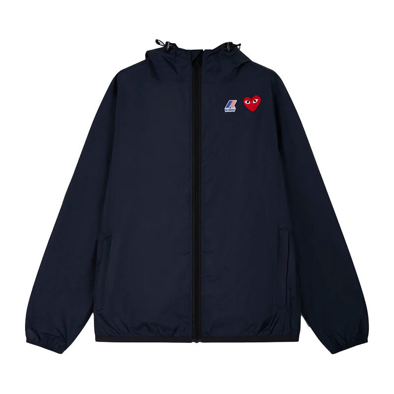 26SS 꼼데가르송 까웨 하트 와펜 네이비 공용 바람막이 AZ J501 051 1 - Comme des Garcons