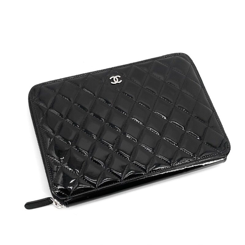 샤넬 페이던트 은장 지퍼 어라운드 클러치 - Chanel