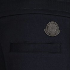 26SS 몽클레르 로고 패치 남성 트레이닝 팬츠 8H00007 89B5F 779 썸네일 3