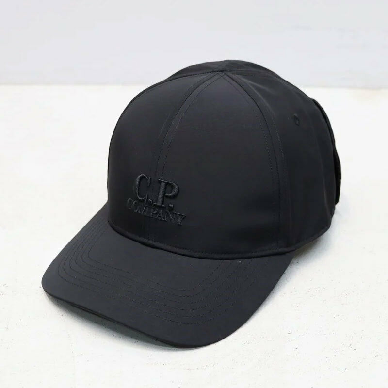26FW C.P. 컴퍼니 남성 로고 자수 고글 볼캡 블랙 RCCMAC748A 110545A 999 - CP company