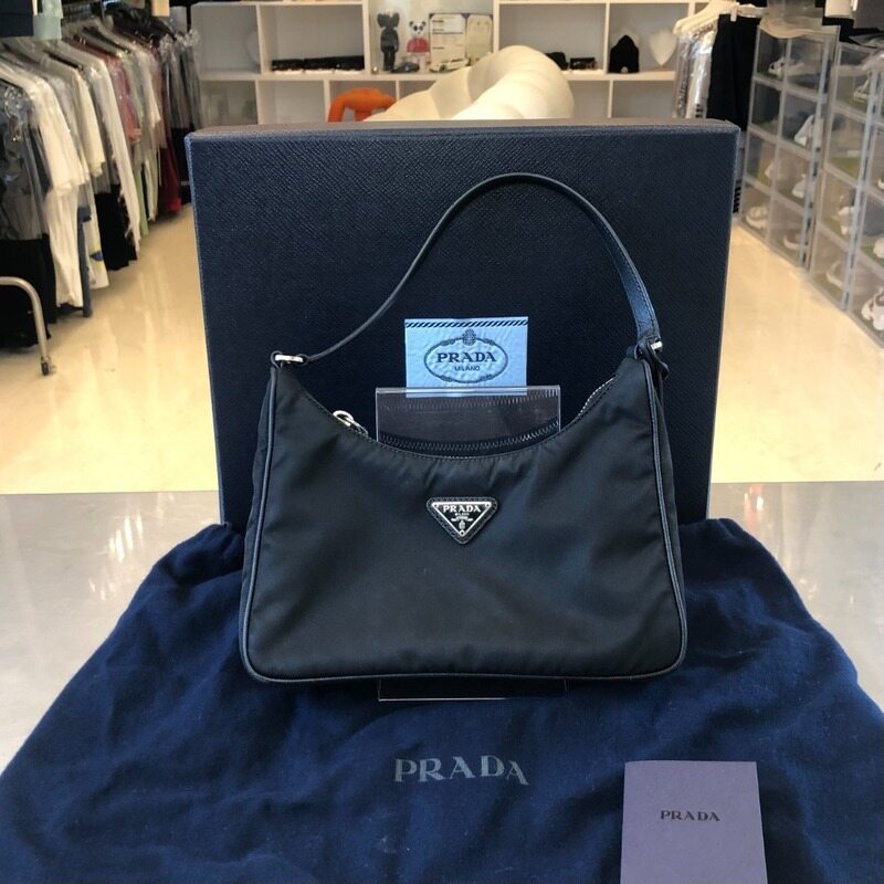 프라다 리나일론 호보 숄더백 - Prada