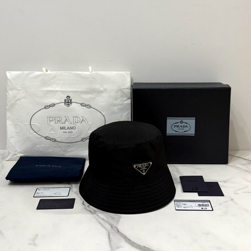 새상품 프라다 리나일론 삼각로고 버킷햇 L사이즈 풀박스 2HC137 - Prada