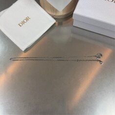 디올 CD 로고 쁘띠 목걸이 썸네일 3