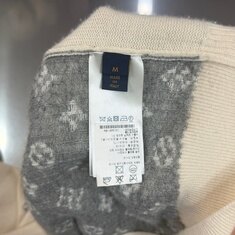루이비통 하프앤하프 모노그램 니트 썸네일 4