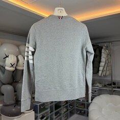 톰브라운 사선 완장 자수 맨투맨 썸네일 1