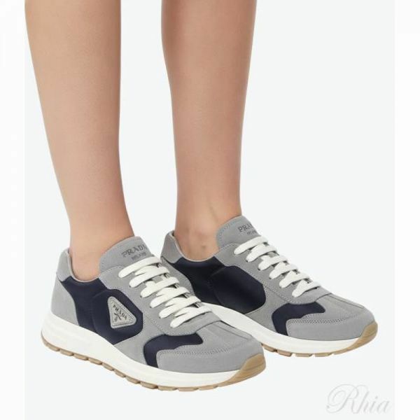 프라다 26FW 프랙스 스웨이드 리나일론 스니커즈 2EE455 F G000 로우 F0H2U - Prada