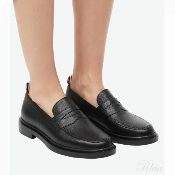 톰브라운 26FW 페블 그레인 라이트웨이트 러버 솔 페니 로퍼 MFD054G 00198 001 - Thom Browne