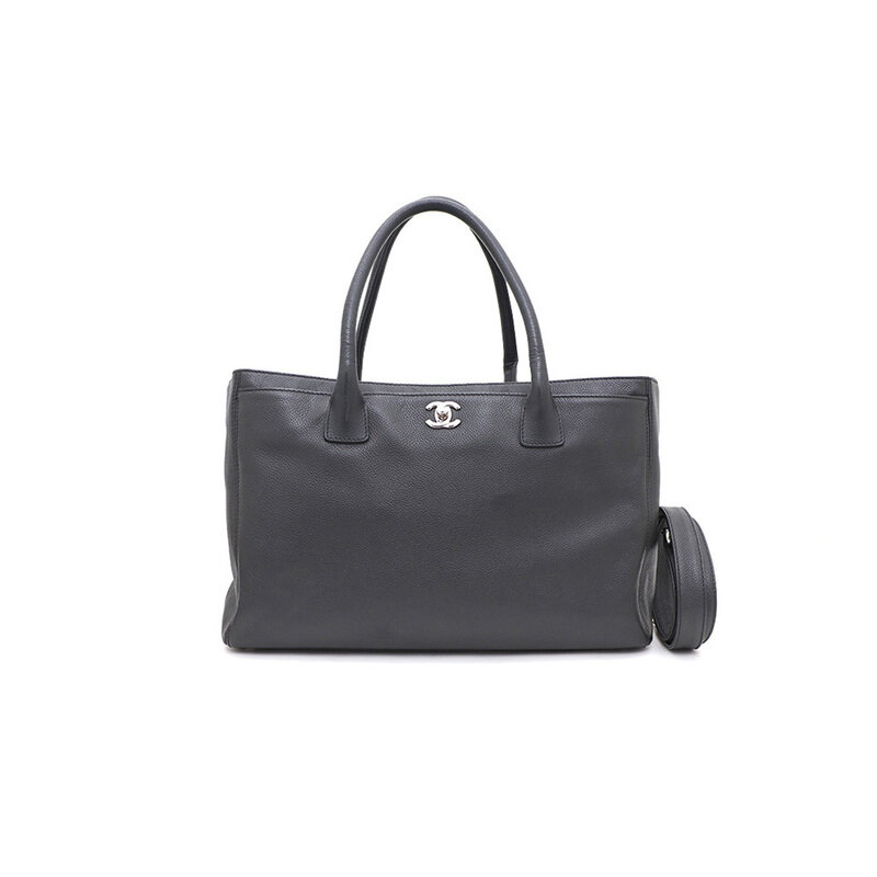 샤넬 A15206 카프스킨 은장 CC로고 서프 토트백 겸 숄더백kk93675578 - Chanel