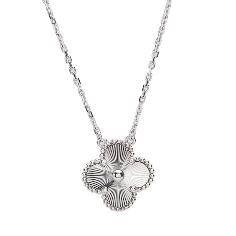 화이트 골드 기요세 18K 빈티지 알함브라 목걸이 - Van Cleef & Arpels