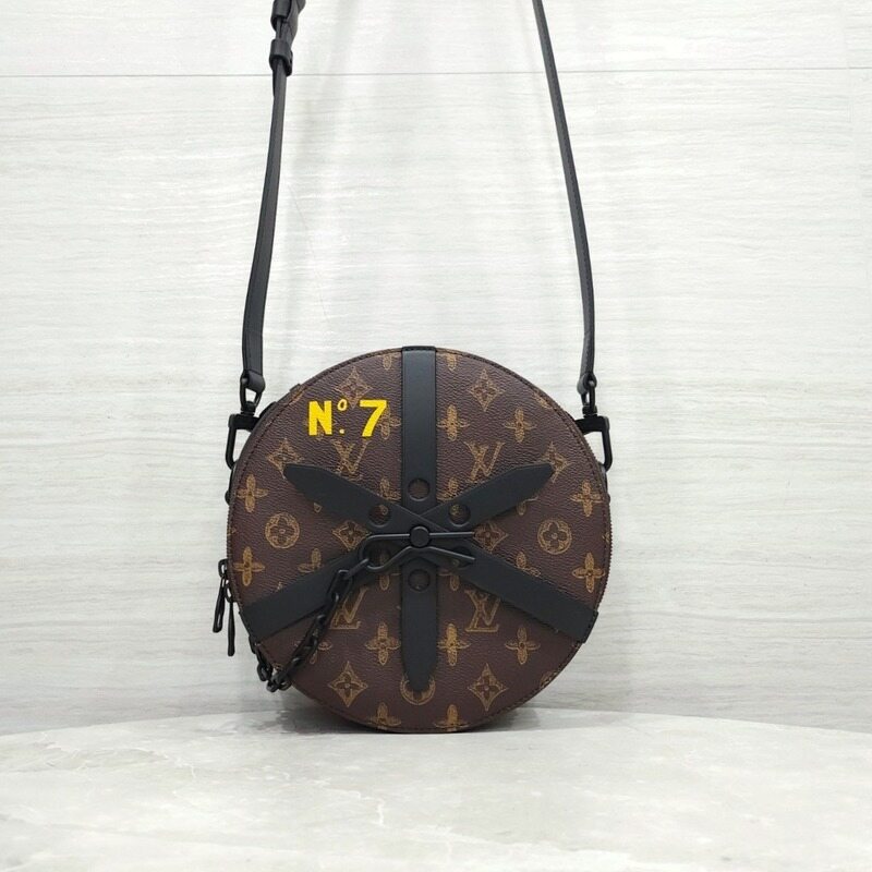 [럭스유] (새상품) 루이비통 한정판 NO7 모노그램 휠 박스 크로스백 - Louis Vuitton