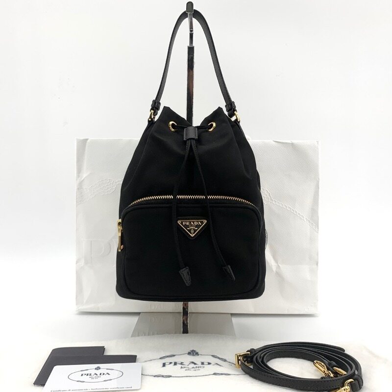 *백화점판* 프라다 리나일론 포코노 버킷백 1BH038 - Prada