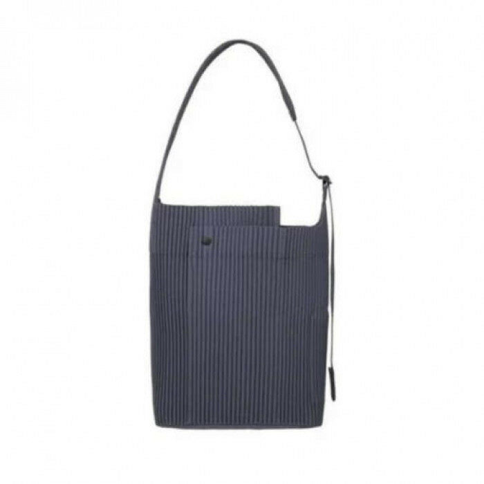옴므 플리세 이세이미야케 유틸리티 백 L HP46AG422 75 - Issey Miyake