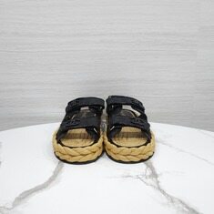 [럭스유] (새상품) 35 / 샤넬 CC로고 메쉬 벨크로 라피아 샌들 블랙 G38945 썸네일 1
