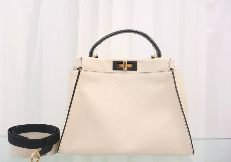 펜디 피카부 FF 미디움 화이트 아이코닉 숄더 8BN290 여성 토트백 - Fendi