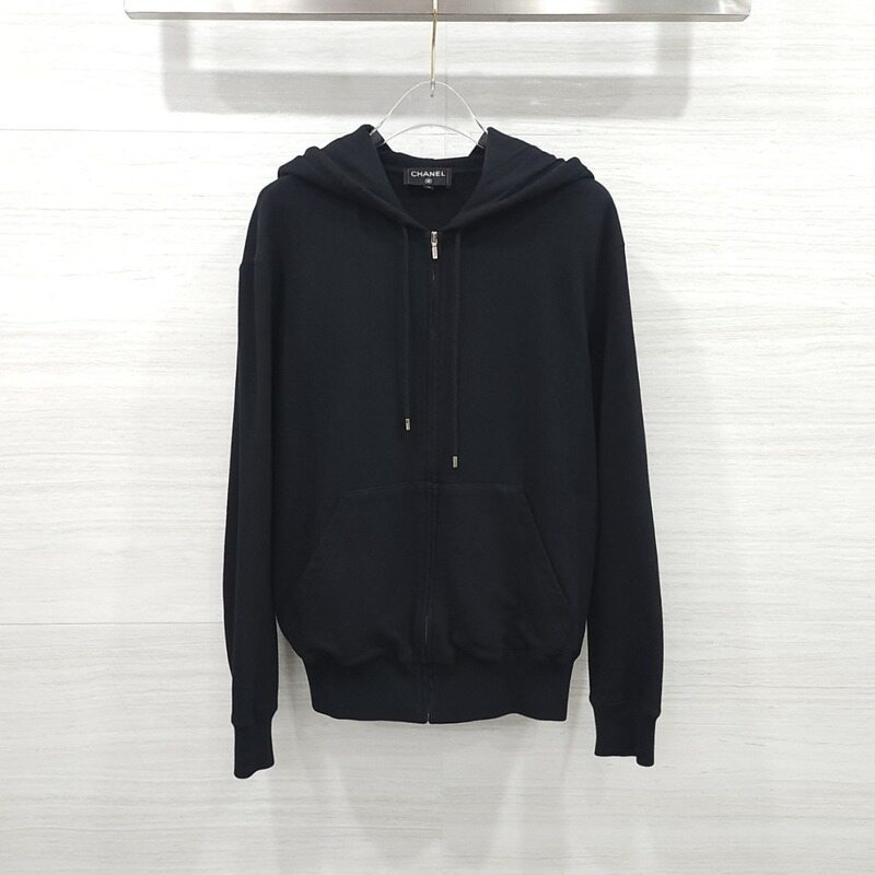 [럭스유] M / 샤넬 그래피티 CC로고 코튼 후드 집업 P63299 - Chanel