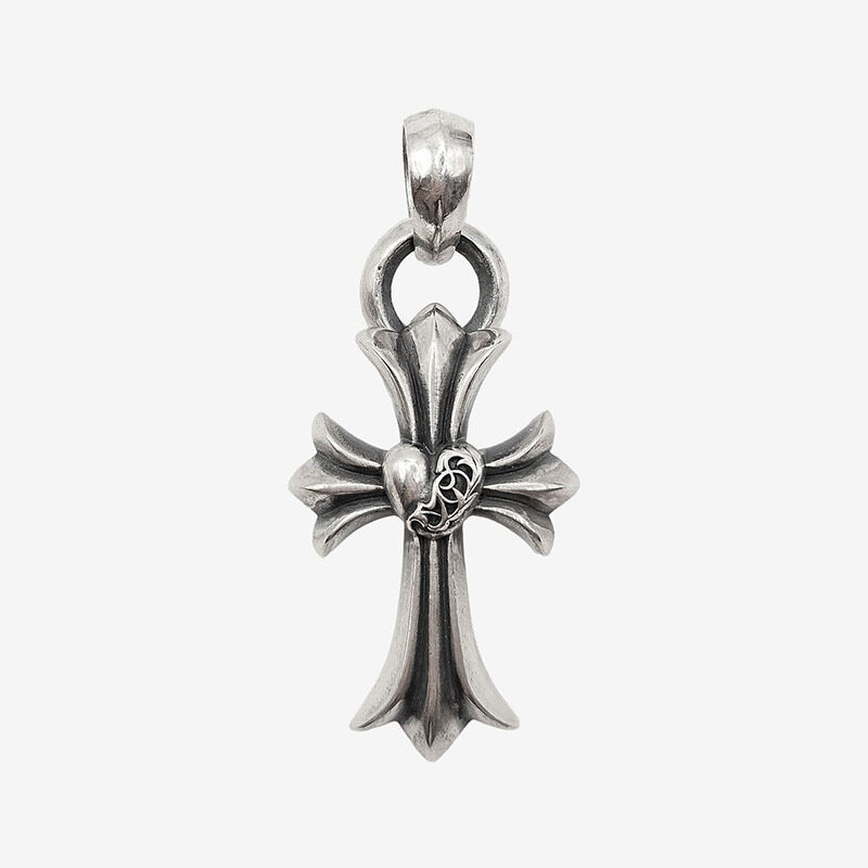 [어포드] 크롬하츠 바인 하트 크로스 펜던트 위드 베일 71C75E27 - Chrome Hearts