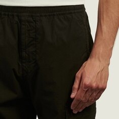 26FW 스톤아일랜드 로고 패치 남성 조거 팬츠 L2S15 3100064 S0003 V0029 썸네일 4