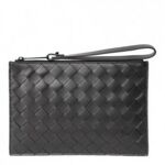 보테가베네타 Black leather pouch with intrecciato pattern _ 592643 VCPQ18984